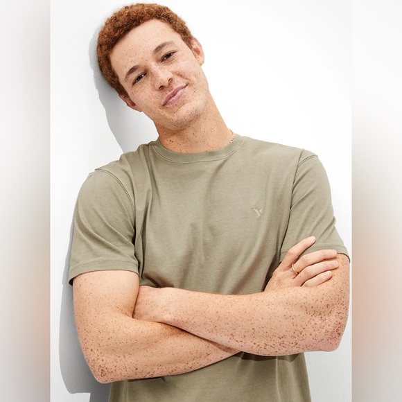American Eagle Outfitters Olive Green Crew Neck T-shirt - Picture 3 of 8